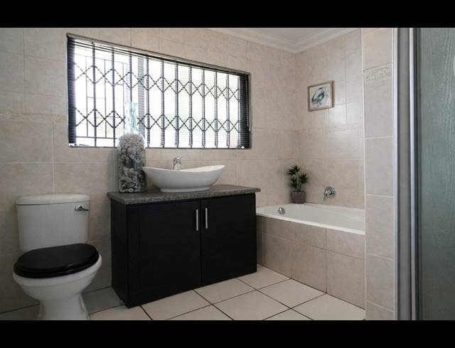 4 BEDROOM HOUSE FOR SALE IN HEUWELSIG